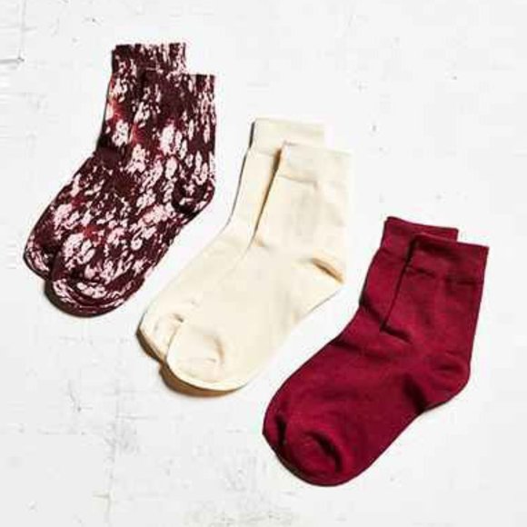 Urban Outfitters Accessories - NWT URBAN OUTFITTERS pack of 3 cotton socks maroon